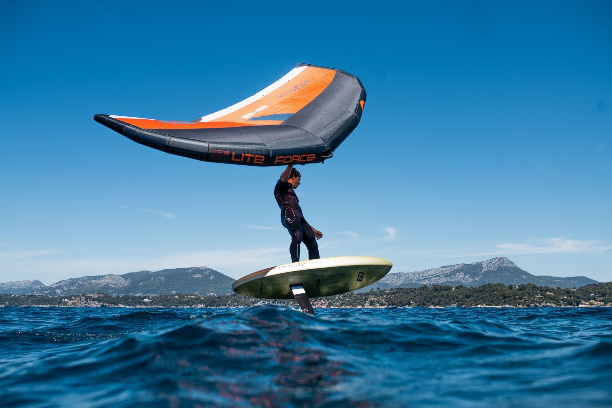 Ozone Liteforce V2 Wing in action - light wind wingfoiling