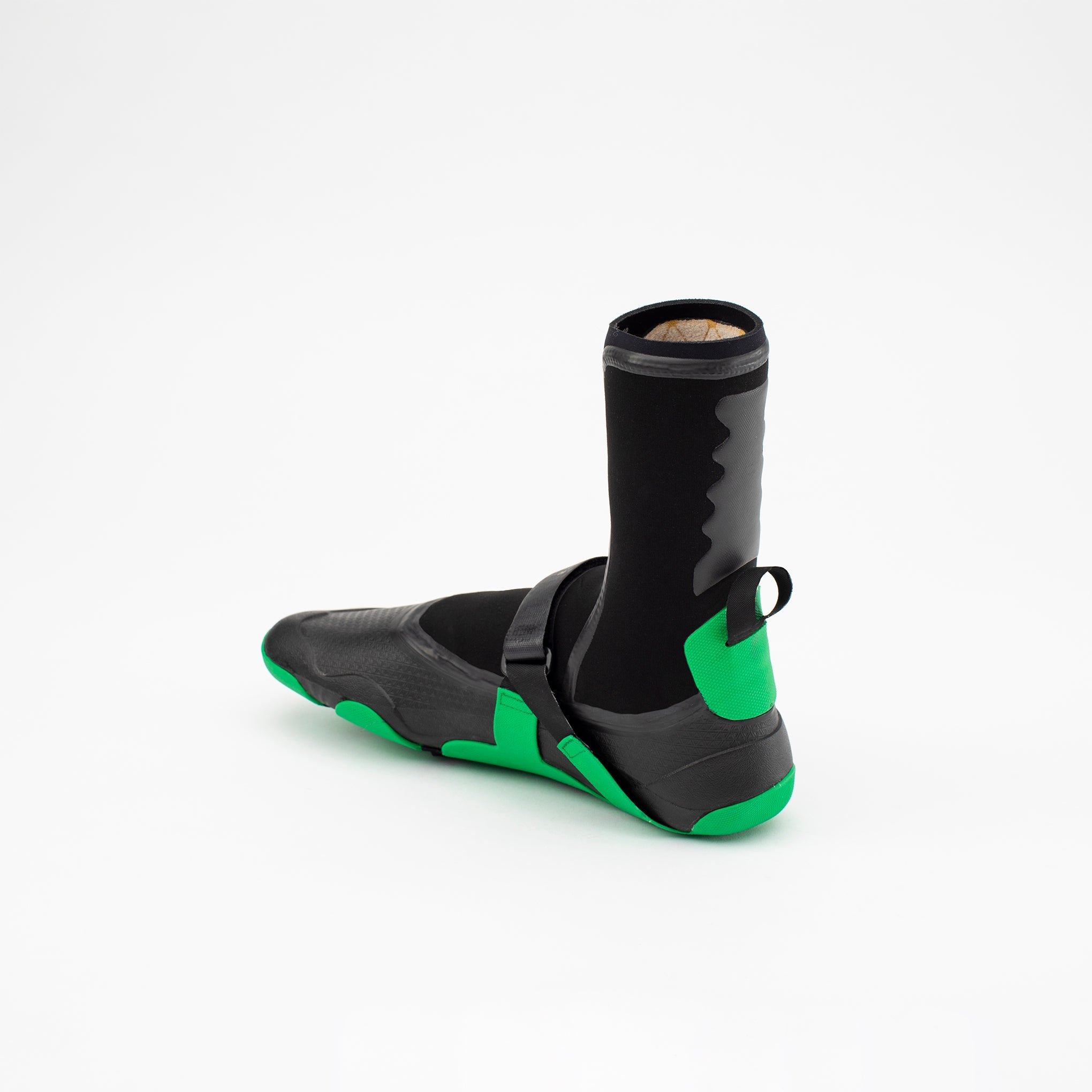 SOLITE - 3mm Custom Pro 2.0 Watersport Boots in black and green, designed for optimal fit and comfort in watersports.