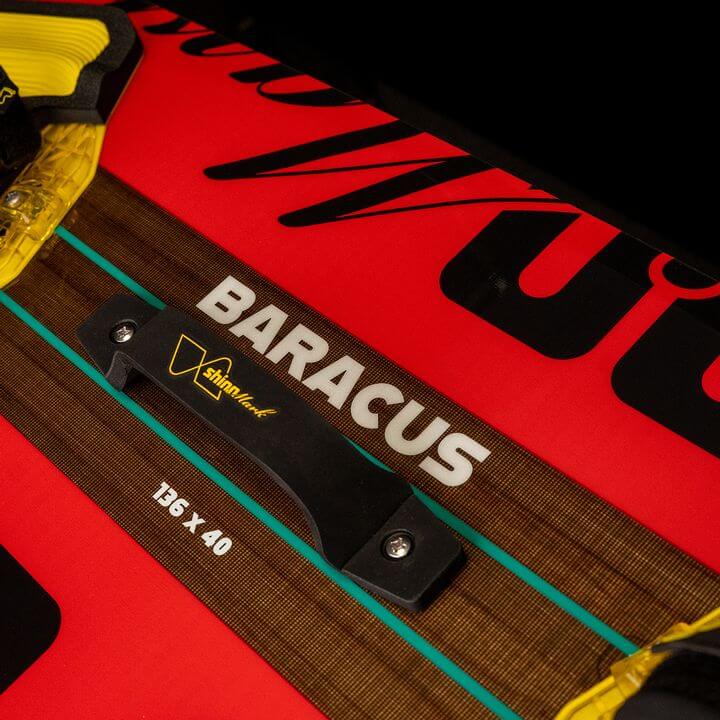 Shinn Baracus 2025 Twintip – Big Air & Freestyle Machine close-up view of board with logo and dimensions.