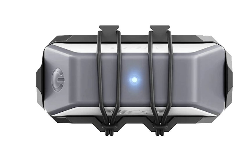 WOO 4.0 device for measuring jump height in kitesurfing, featuring rugged housing and advanced technology.