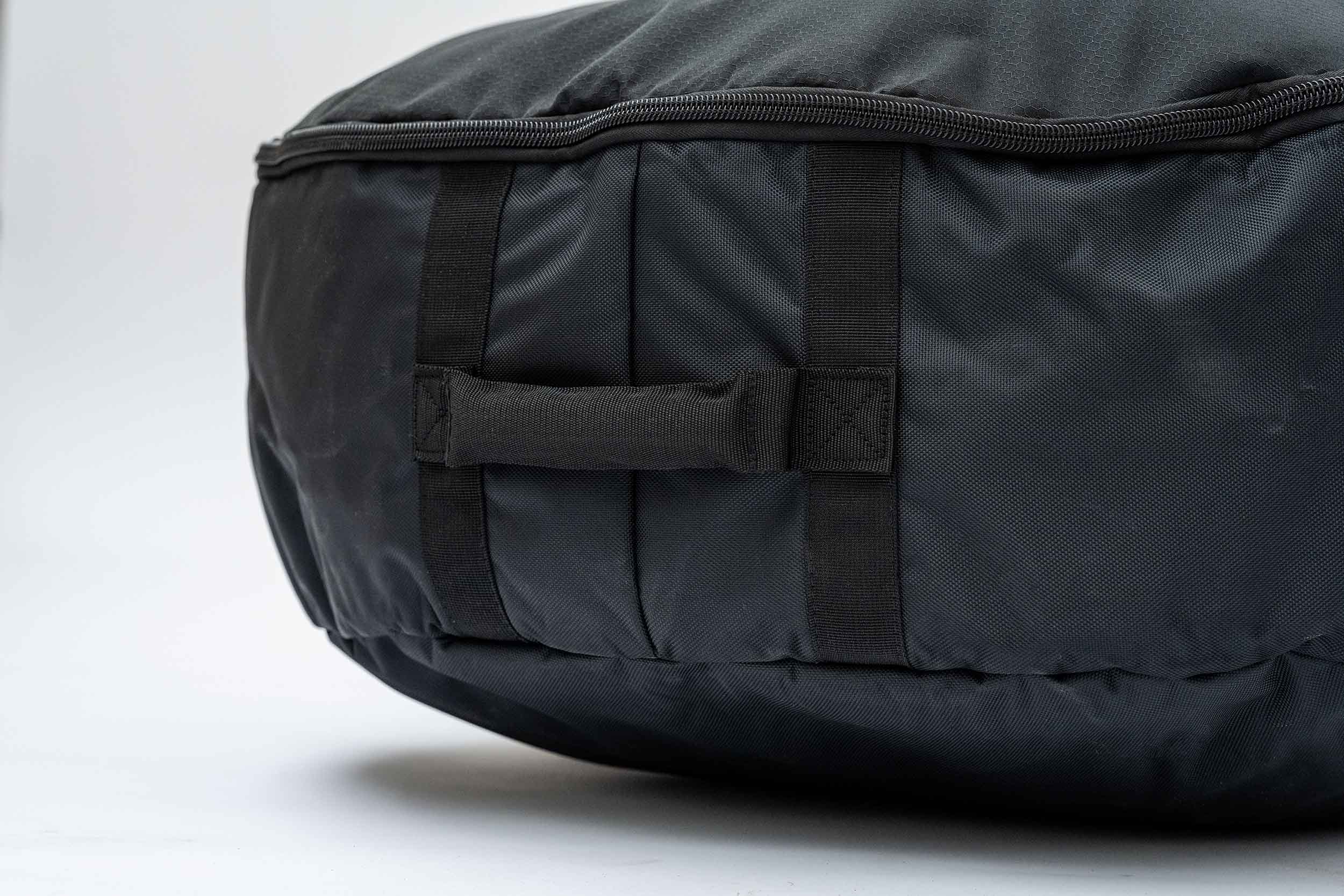 Mid-Length Wingfoil Travel Bag close-up showing durable handle and zipper features for easy transport.