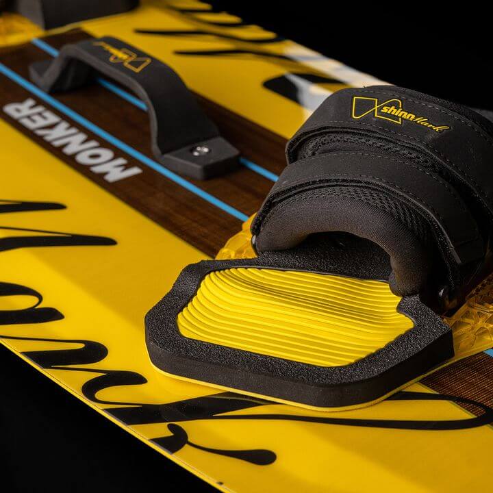 Shinn Monker Kiteboard 2025 – Smooth Control & Comfort close-up of footpad and handle.
