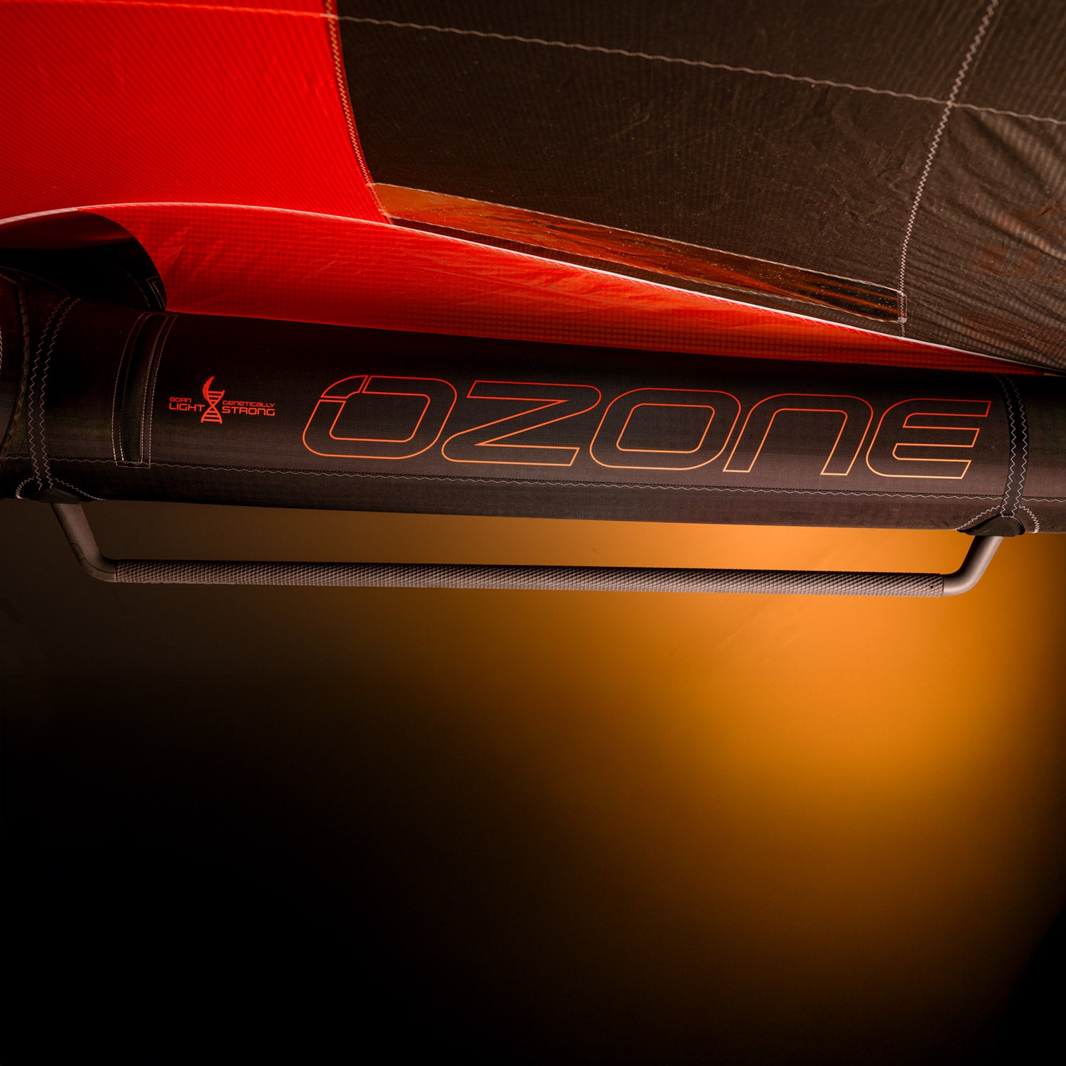 Ozone Flow V2 | Wing close-up showing carbon boom and vibrant wing design for optimal performance.